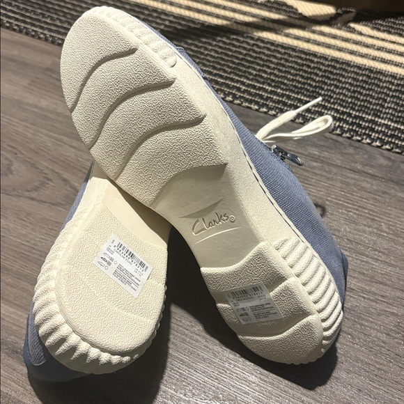 NWOT Clarks Caroline Echo Sneakers - Size 7 - Picture 8 of 9
